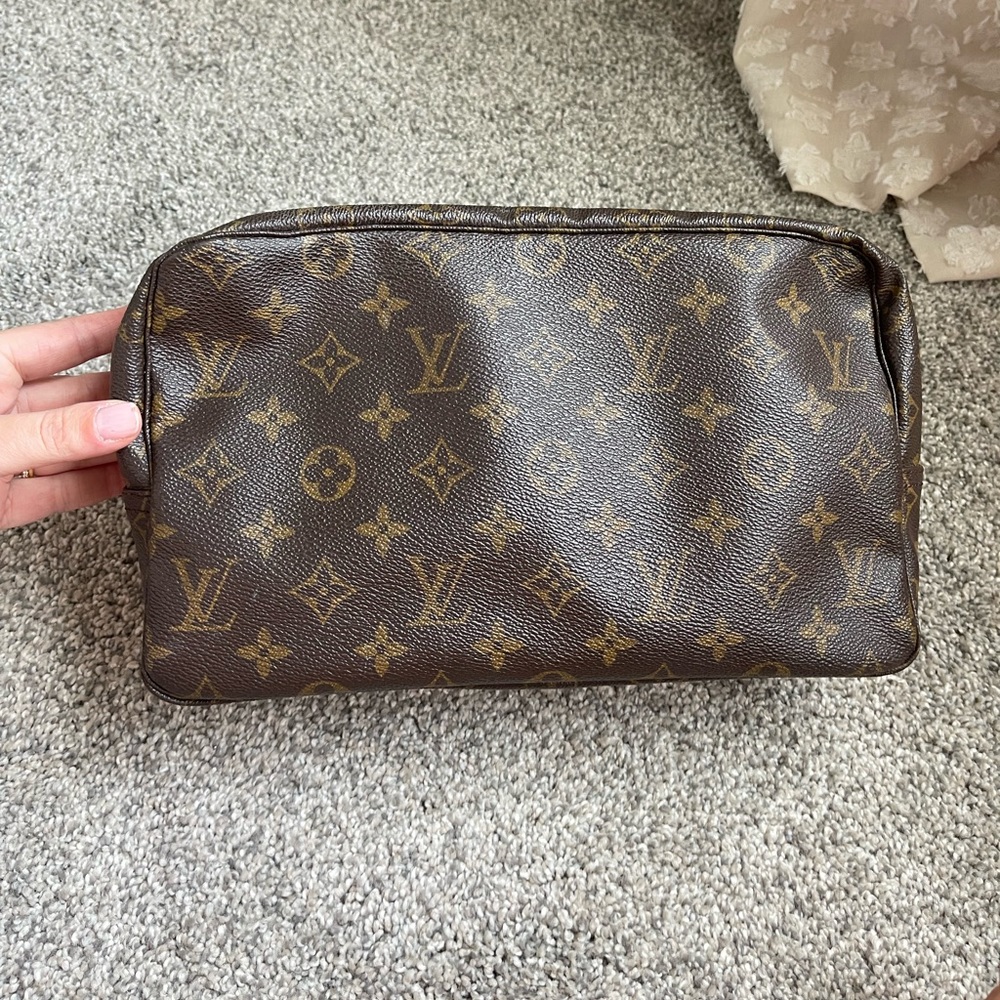 Louis Vuitton Trousse 28 Toiletry Makeup Bag